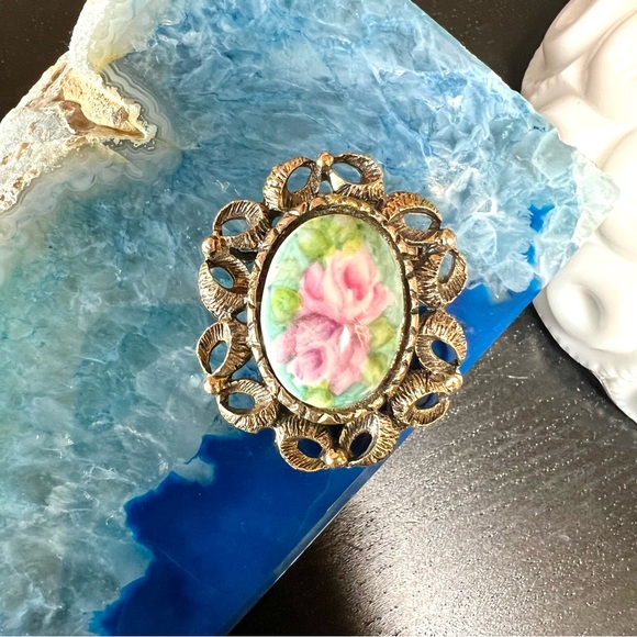 Jewelry - Vintage Cameo Hand Painted Floral Pin Brooch